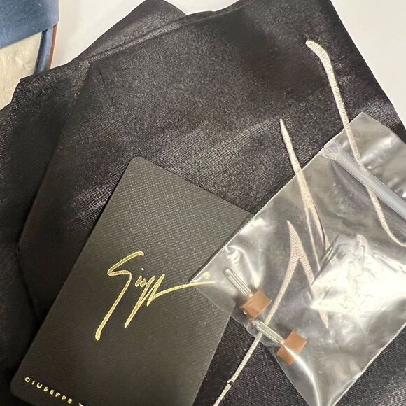 NWT Giuseppe Zanotti blue satin crystal heels. Sz 36 - Picture 10 of 14